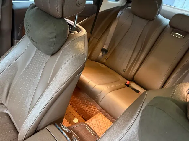 Mercedes-Benz E-Class — Фото автомобиля 16