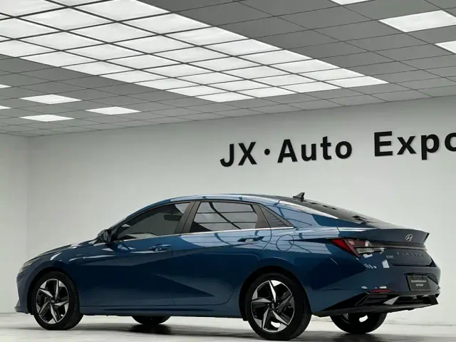 Hyundai Elantra — Фото автомобиля 7