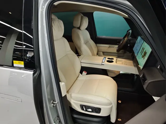 Li Auto MEGA — Фото автомобиля 15