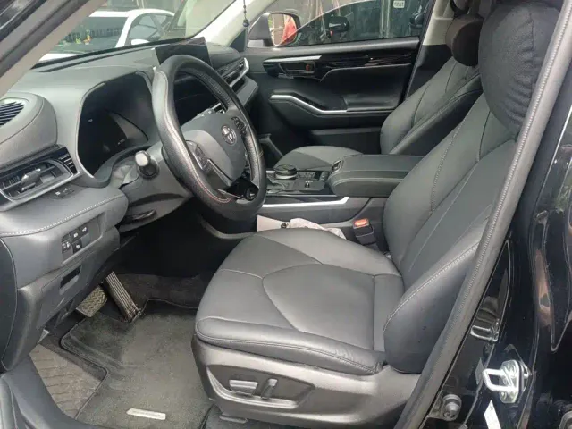Toyota Highlander — Фото автомобиля 16