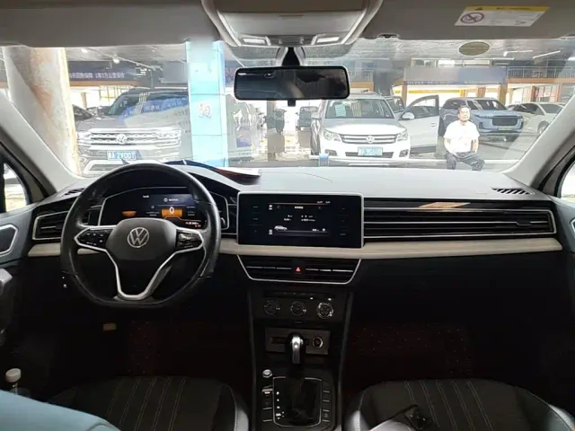Volkswagen Tiguan L — Фото автомобиля 9