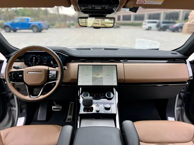 Land Rover Range Rover Sport — Фото автомобиля 17