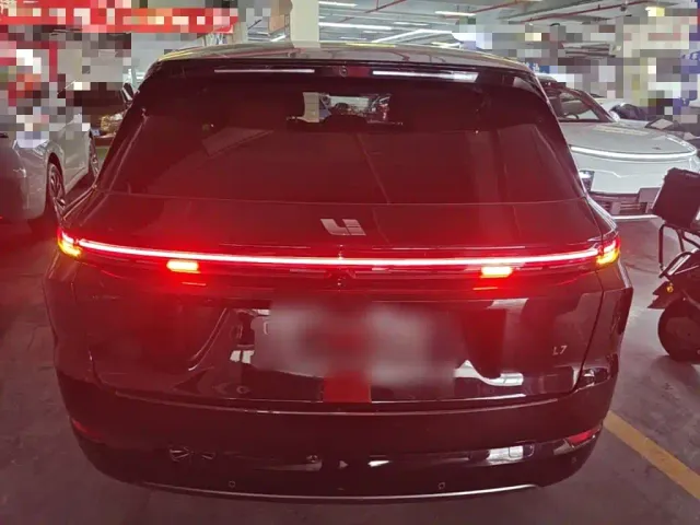 Li Auto L7 — Фото автомобиля 5