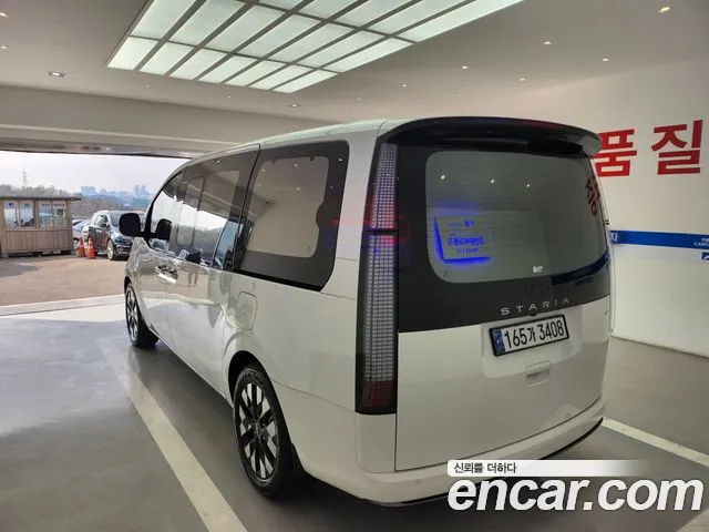 Hyundai Staria Staria 4WD Lounge 9 мест — Фото автомобиля 12