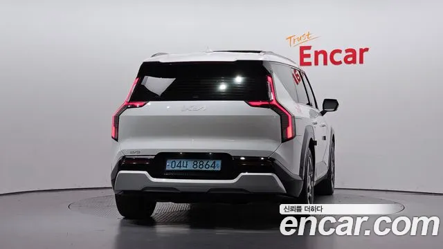 Kia EV9 — Фото автомобиля 4