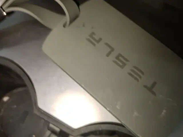Tesla Model Y — Фото автомобиля 8