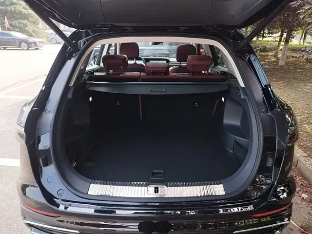 Hongqi HS5 — Фото автомобиля 14
