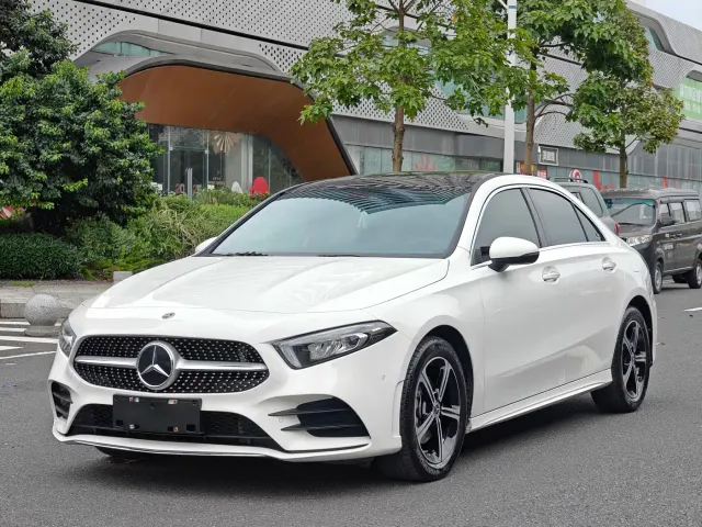 Фотография автомобиля — Mercedes-Benz A-Class
