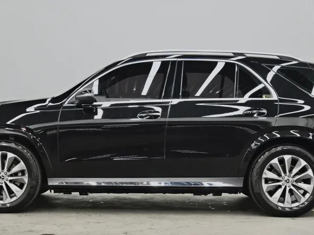 Mercedes-Benz GLE-Class — Фото автомобиля 23