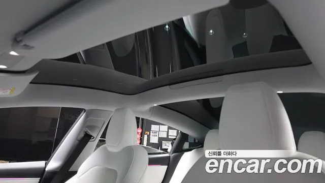 Tesla Model 3 — Фото автомобиля 18
