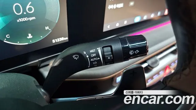 Hyundai Grandeur Grandeur (GN7) 2.5 Бензин 2WD — Фото автомобиля 23