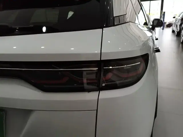 BYD Song L DM-i — Фото автомобиля 7