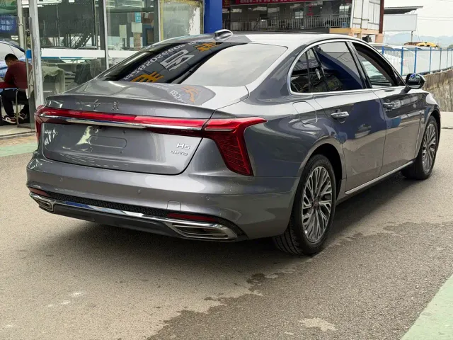 Hongqi H5 — Фото автомобиля 9
