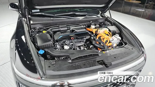 Hyundai Grandeur GN7 — Фото автомобиля 9