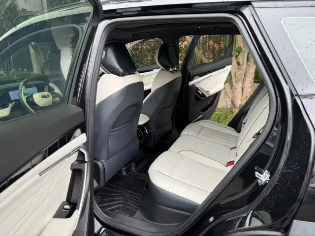 Geely Boyue L — Фото автомобиля 9