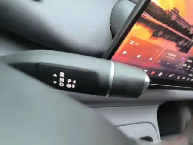 Leapmotor C10 — Фото автомобиля 16