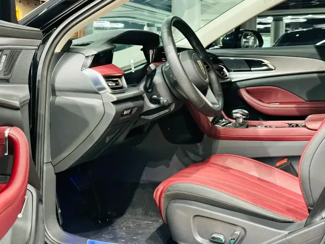 Hongqi H5 — Фото автомобиля 4