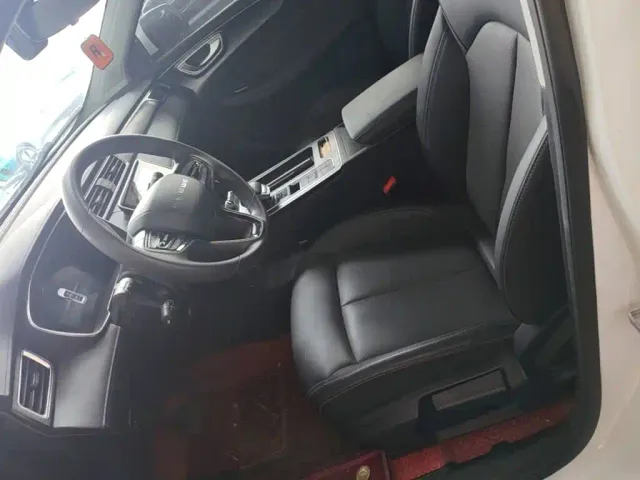 Roewe Roewe RX5 2025 PLUS 330TGI Auto Trend-Setting Smart Edition — Фото автомобиля 14