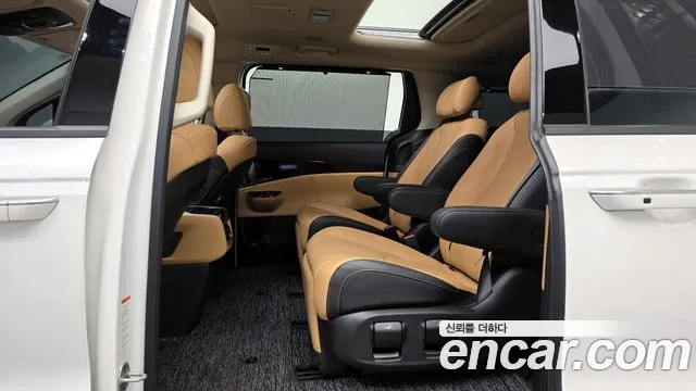 Kia Canival — Фото автомобиля 12