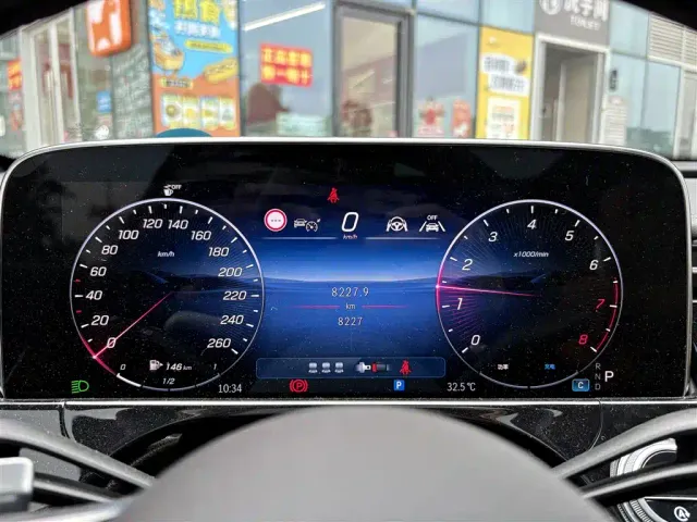 Mercedes-Benz Mercedes-Benz E-Class 2026 E 300 L Luxury — Фото автомобиля 4
