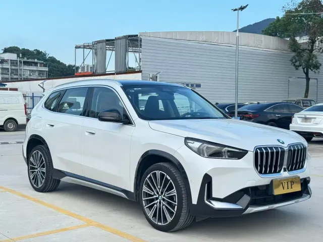 Фотография автомобиля — BMW X1
