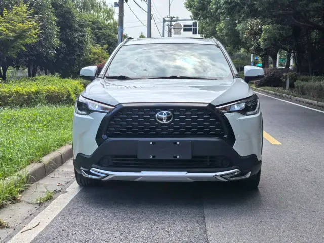 Toyota Corolla Cross — Фото автомобиля 2