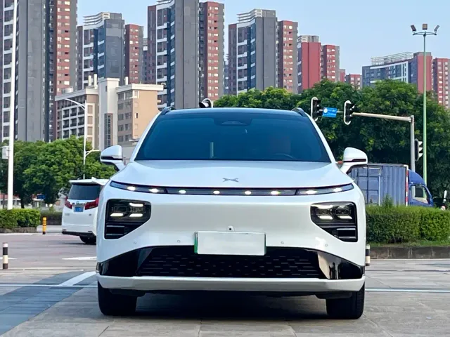 Xpeng G9 — Фото автомобиля 2