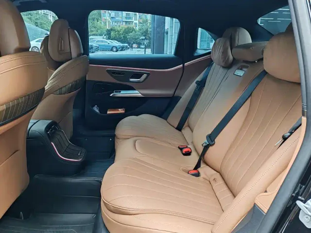 Mercedes-Benz E-Class — Фото автомобиля 17
