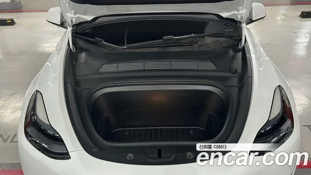 Tesla Model Y — Фото автомобиля 6