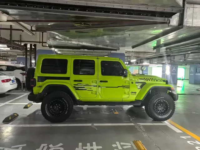 Jeep Wrangler — Фото автомобиля 3