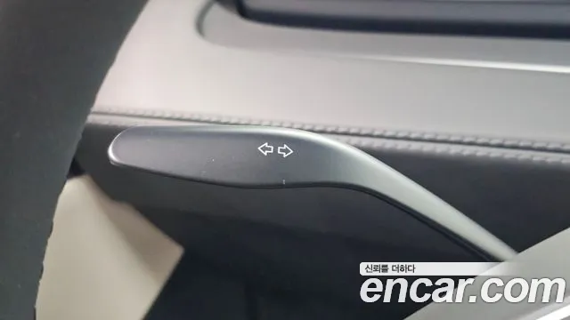 Tesla Model Y — Фото автомобиля 17