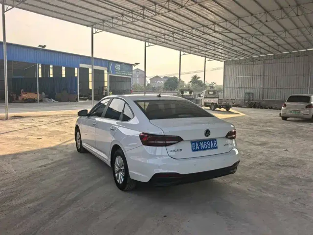 Volkswagen Lavida — Фото автомобиля 5