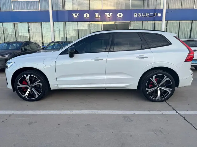 Volvo XC60 — Фото автомобиля 11