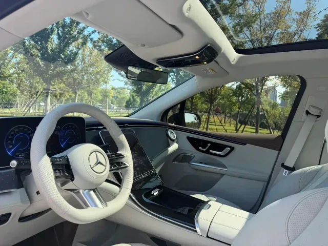 Mercedes-Benz EQE SUV — Фото автомобиля 5