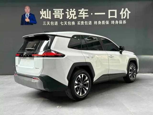 Toyota RAV4 — Фото автомобиля 4