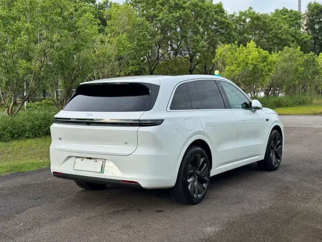 Li Auto L6 — Фото автомобиля 7