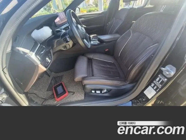 BMW 5 Series G30 — Фото автомобиля 8