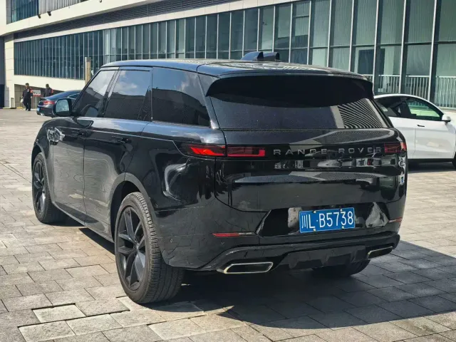 Land Rover Range Rover Sport — Фото автомобиля 8
