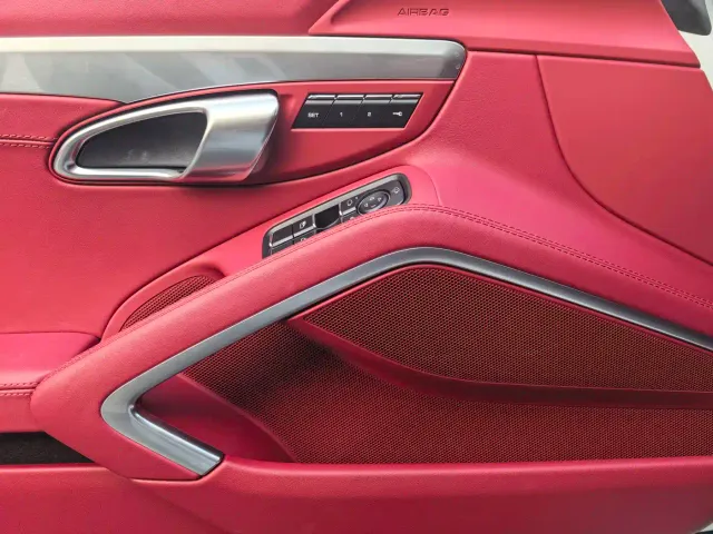 Porsche 718 — Фото автомобиля 10