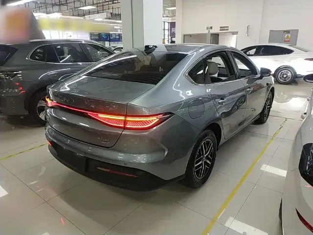 BYD Seal 05 DM-i — Фото автомобиля 6