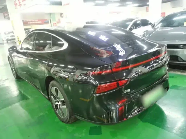 Xpeng P7 — Фото автомобиля 4
