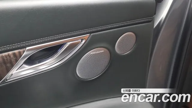 Genesis GV80 — Фото автомобиля 29