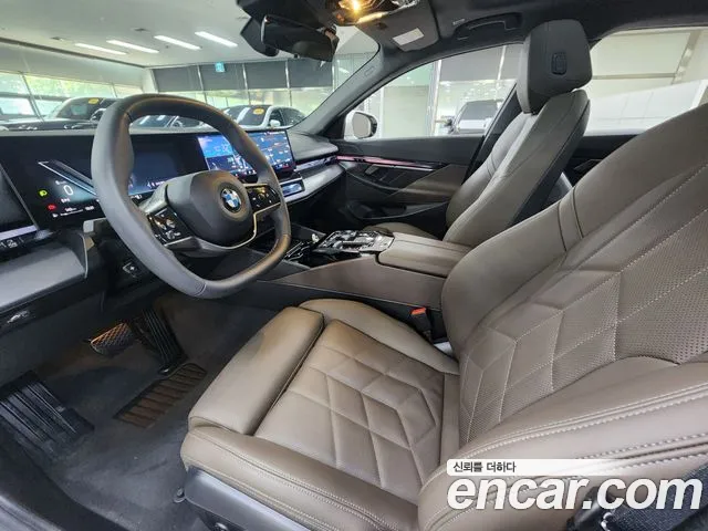 BMW 5-Series — Фото автомобиля 18