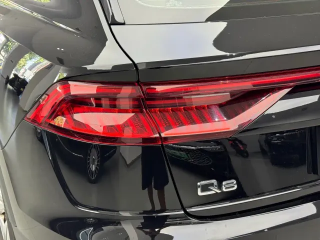 Audi Q8 — Фото автомобиля 10