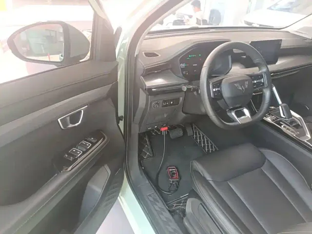 Wuling Asta — Фото автомобиля 15