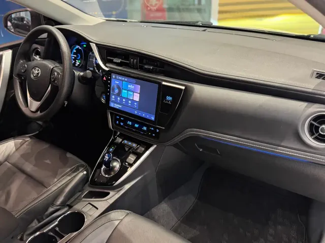 Toyota Corolla Twin Engine E+ — Фото автомобиля 18