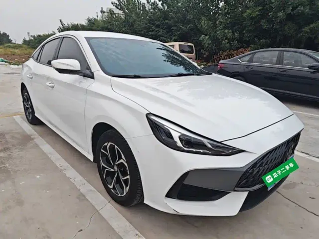 MG MG5 2023 180DVVT CVT Luxury Edition — Фото автомобиля 3