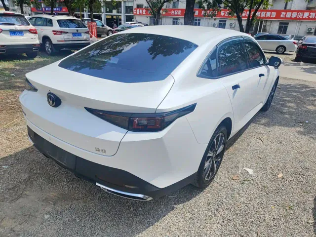 Changan Eado — Фото автомобиля 13