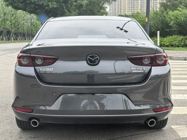 Mazda Axela — Фото автомобиля 13
