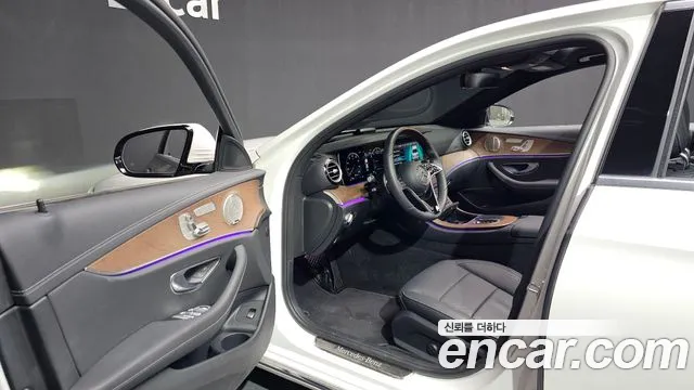 Mercedes-Benz E-Class — Фото автомобиля 7